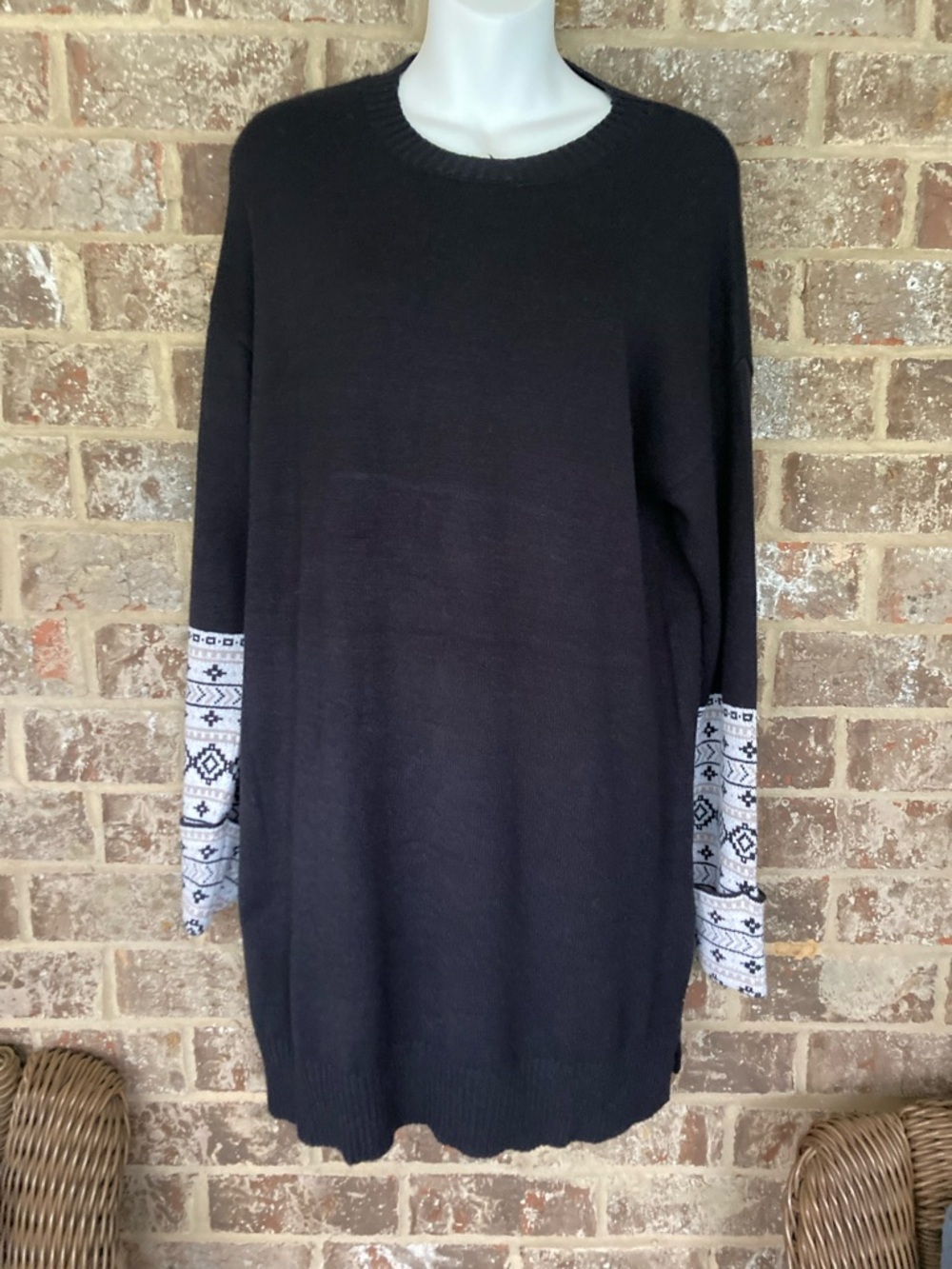 Serra Ladies Cable Sweater Dress sz M Black with white and black design NWT